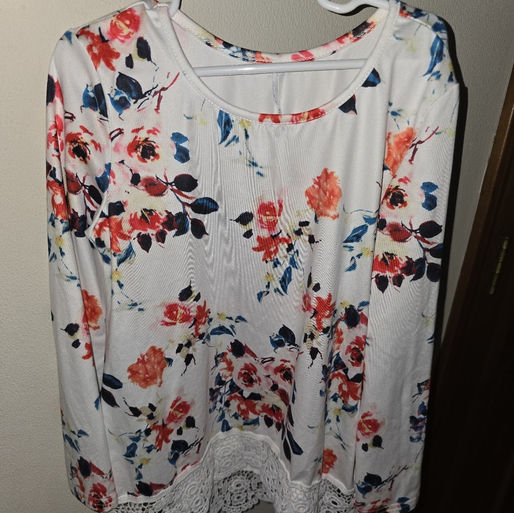 Girl's floral and lace shirt size 10-12 girl's